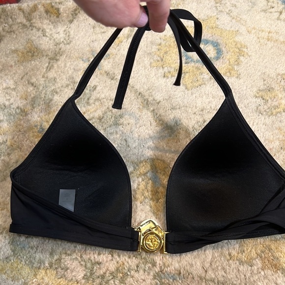 ⭐️Victoria’s Secret, Wow! Black Bikini Top, Every Aspect is Beautiful, Like New - Picture 5 of 9